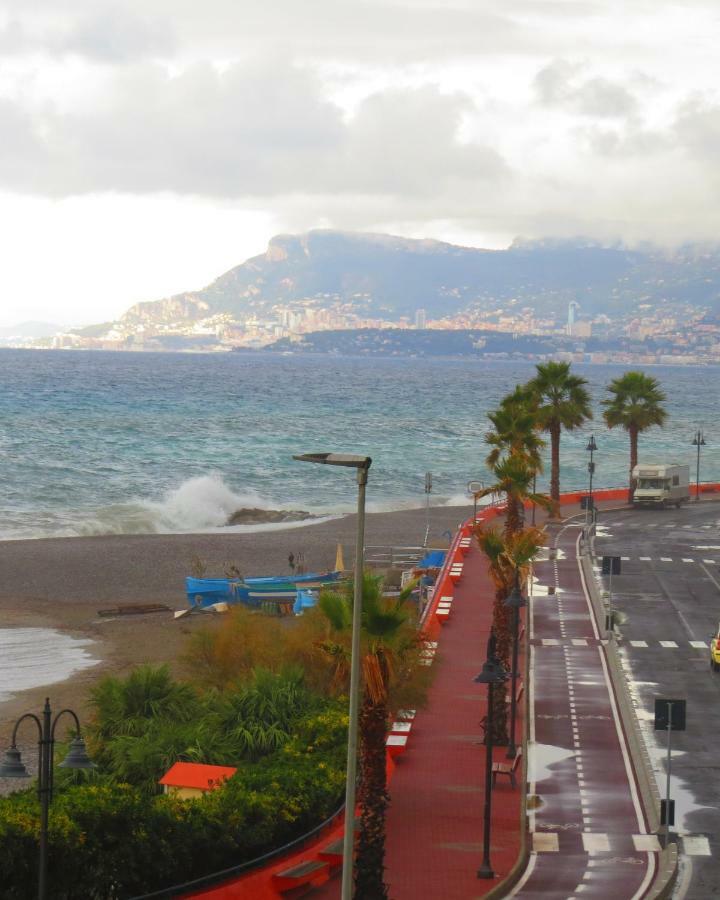 Casa Lea Lägenhet Ventimiglia Exteriör bild